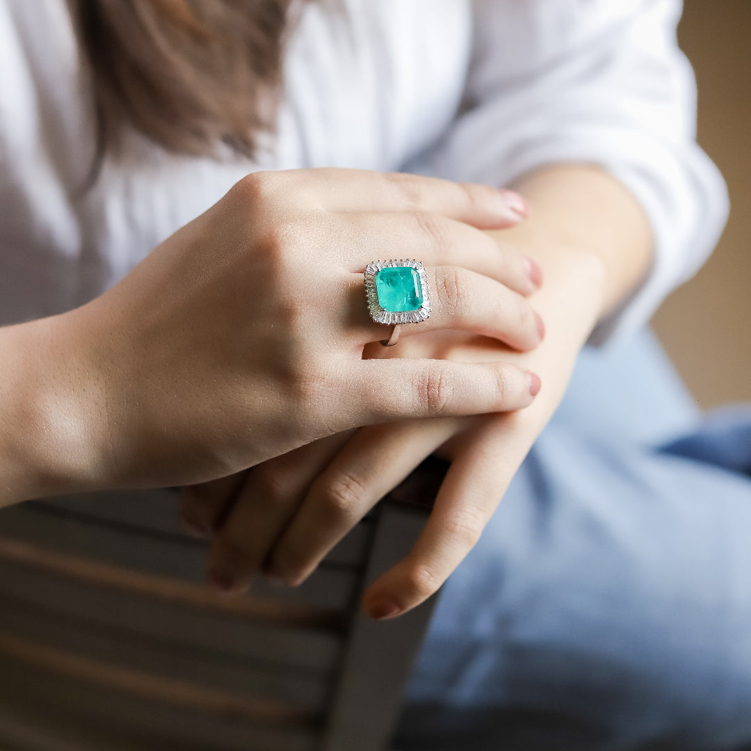 Sparkling Emerald Cocktail Silver Ring