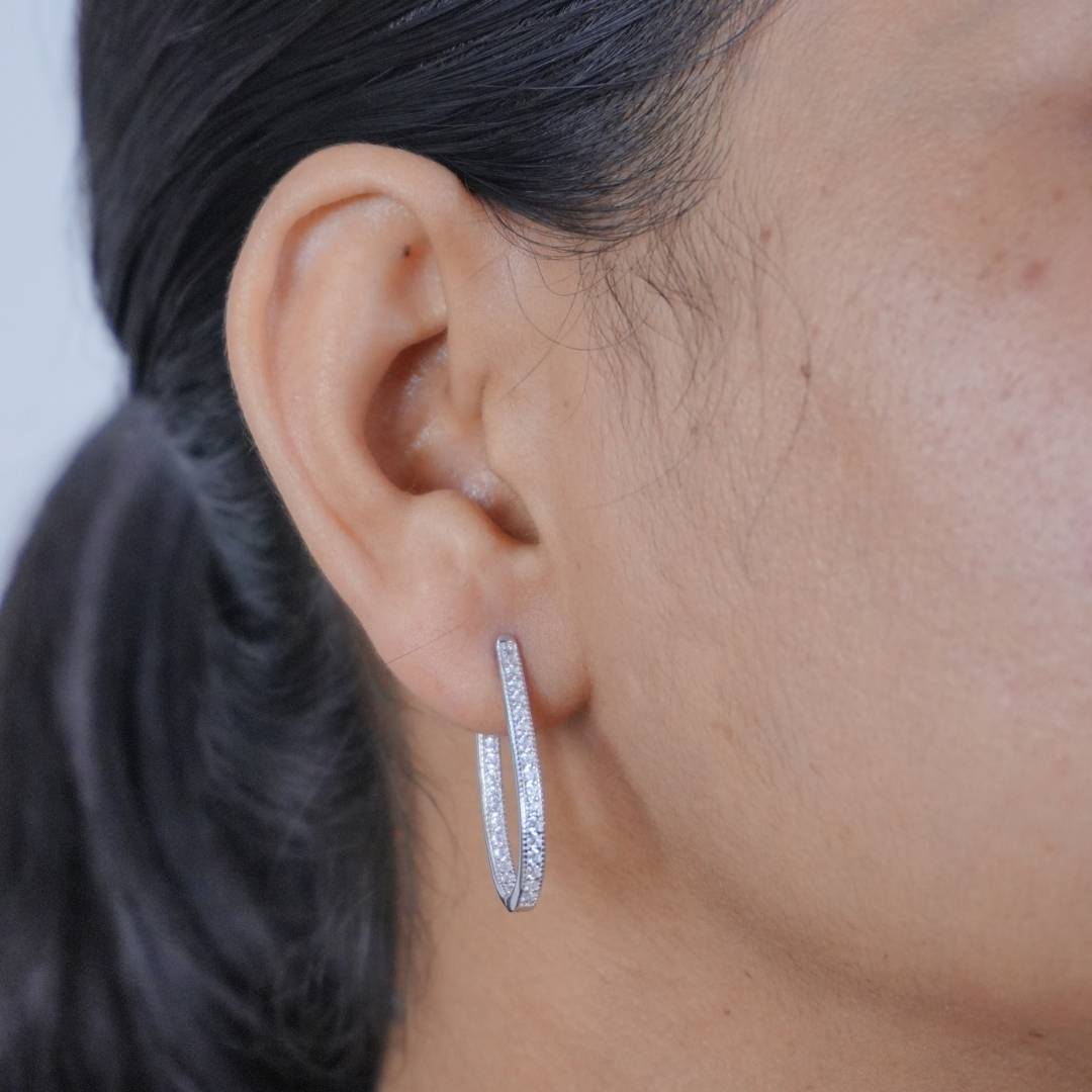 Silver Hugging  Earring
