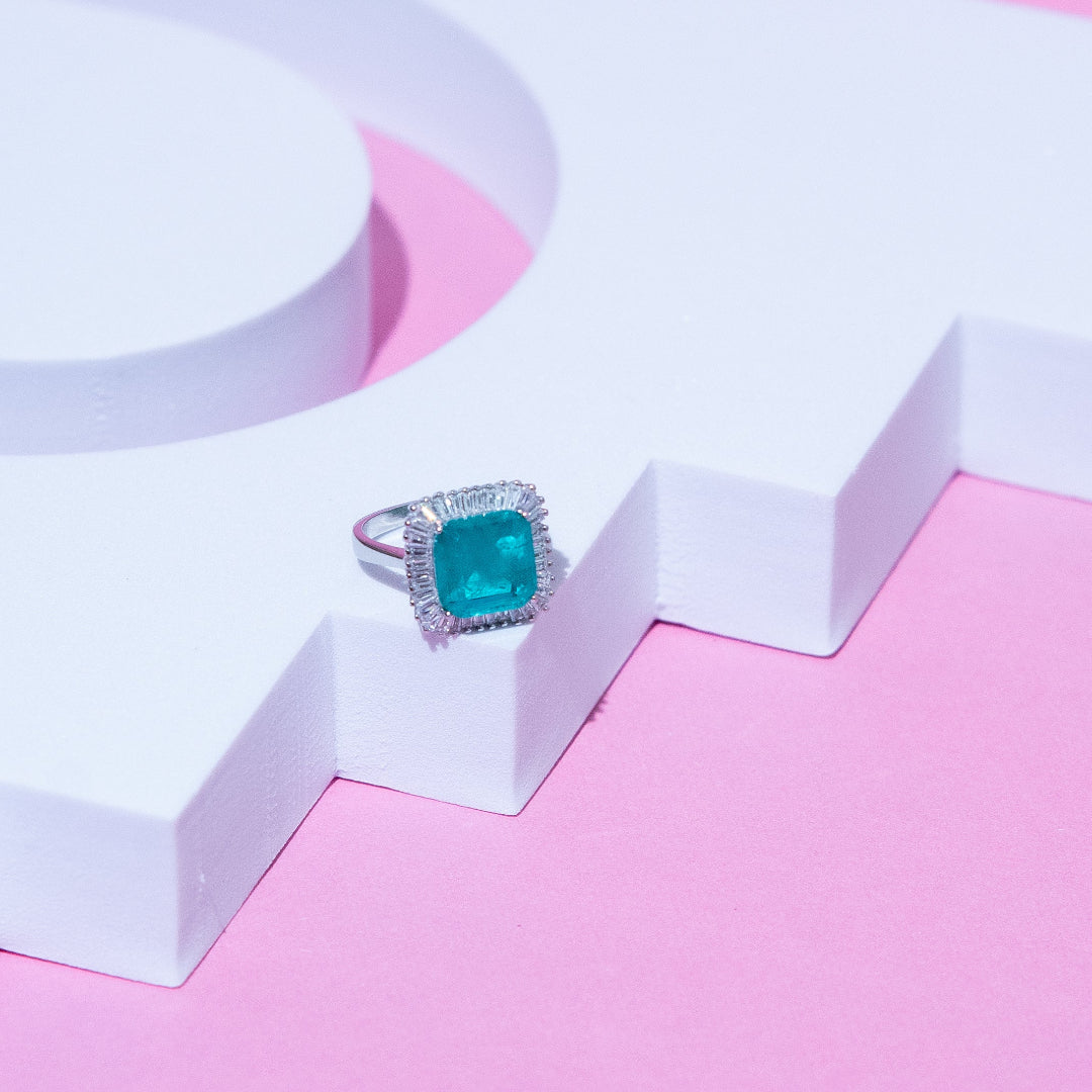Sparkling Emerald Cocktail Silver Ring